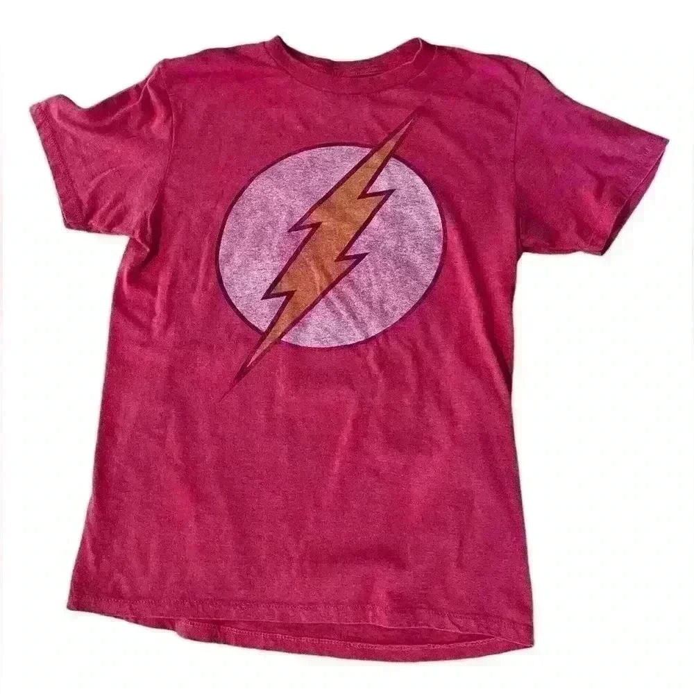 DC Comics Men’s Small Flash Short Sleeve Tee one small hole on shoulder
